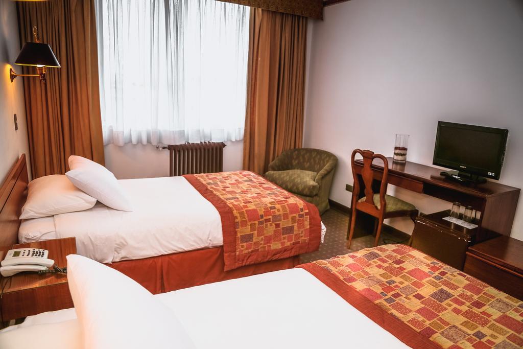 Hotel Los Navegantes 蓬塔阿雷纳斯 外观 照片